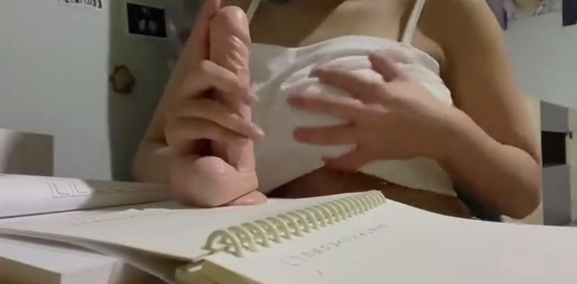 北影大毕业叶正楠 姐弟乱伦事件!演员表姐带表弟拍戏 与弟弟乱伦期间还交往三任男友两个导演! thumbnail