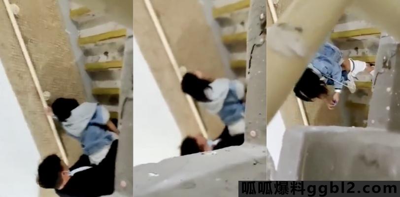 云南某高中小情侣楼道做爱 女生发现被人偷拍后还要继续 玩的就是刺激 thumbnail
