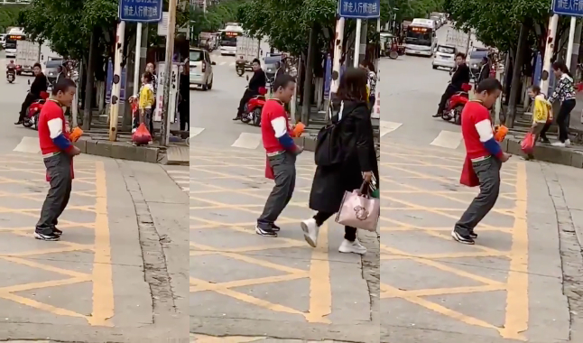 小伙当街搂管打飞机,不管他有没有高潮,我都佩服他!                     thumbnail