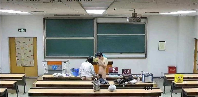 大学活春宫 北京工业大学 3 教 401 教室学生玩《原神》致欲火焚身直接课室「激战」炸裂全校园! thumbnail
