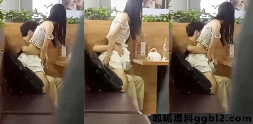 【网友投稿】当代年轻情侣热恋期有多疯狂！ 广东财经大学华商学院饭堂情侣当众做爱 看样子应该是进去了！ thumbnail